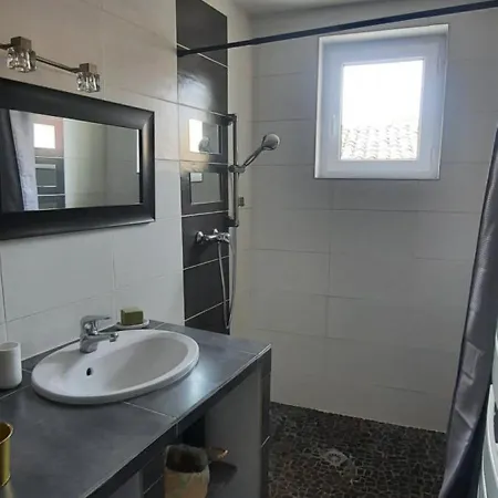 Prouvenco Quarto em Acomodações Particulares *
